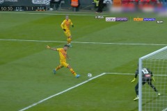 巴塞罗那转会窗口：核心球员续约动态，莱万留队悬念揭晓